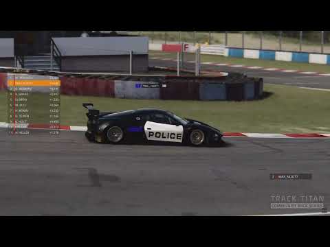 Tom Jones predicts overtake perfectly - Track Titan Community Race Series