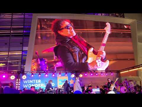 Teddy Swims and Neal Schon - Winter Wonderland Chase Center Tree Lighting Ceremony 2022