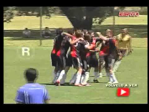 JUVENILES A. 4ta División.  RIVER PLATE - GIMNASIA. RIVER CAMPEON. 12-11-2011.