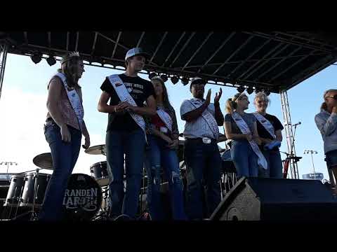 Samantha Funkhouser sings an amazing national anthem, royalty at the Sandusky County Fair 2022