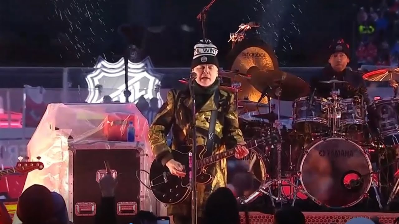 The Smashing Pumpkins Perform Live At 2025 Winter Classic - YouTube