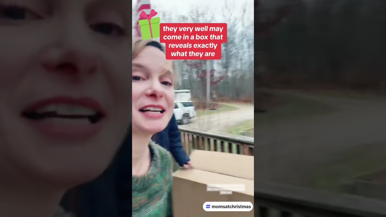PSA for #momsatchristmas 🎄😜 #parentsatchristmas #momsbelike #christmasgiftsforkids