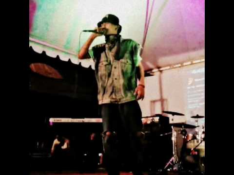 Clinton'Dc Ft. Michelle Carissa - Tunjukan