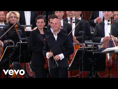 Carmen Suite No. 1: Les Toréadors. Allegro giocoso (Introduction to Act I)