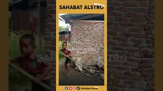 Download lagu Bocah tetangga panik saat ketahuan mencuri mangga mp3