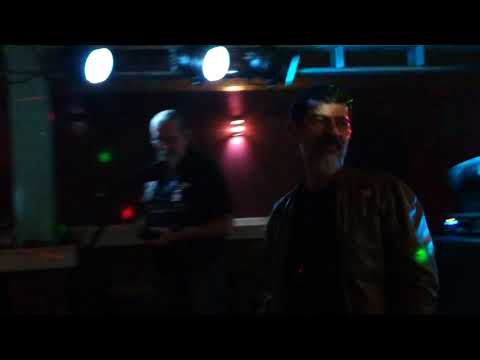 BANDA BAÚ REVIRADO NO POIZÉ - CARNAROCK.