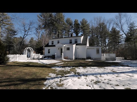 943 Lowell Road, Concord MA - Gorgeous Remodeled Country Farmhouse