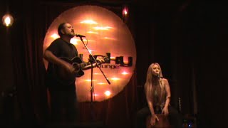 Howard &amp; Skye LIVE performing Vampyre Blues