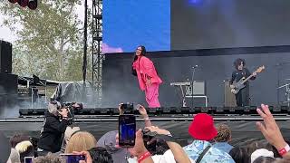 CSS - Music is My Hot Hot Sex - Live