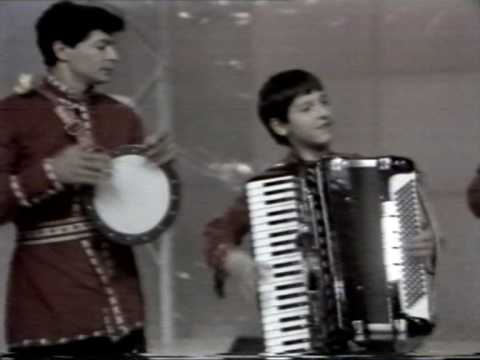 Sasko Velkov TV na 11 godini Esma ansambal Teodosievski