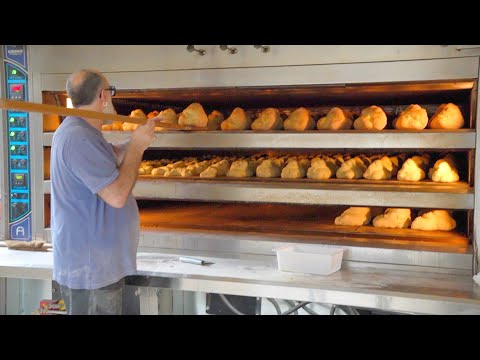 The secret midnight routine of southern Italian bakers revealed! Panificio Perrone【Matera,Italy】