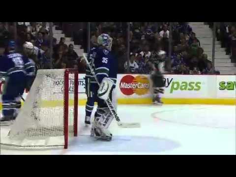 Vancouver Canucks vs Minnesota Wild Highlights 10/22/10