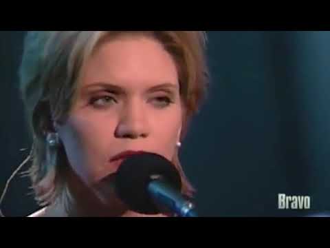 Alison Krauss and Natalie MacMaster  - Get Me Through December