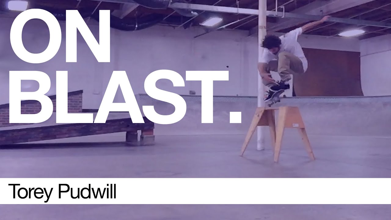 Pudwill patina las Diamond Footwear en el park de Biebel