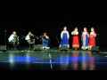 Russian folk songs: Заболела Дунькина головка & Раз, два! Люблю тебя ...