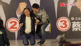 [討論] 郭璽輔選蔡銘軒 突然驚天一跪