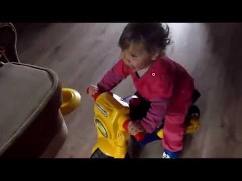 15 mesečna žabica na motorju