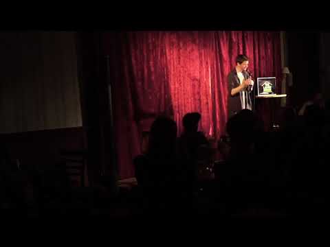 Johannes Brenning testar ett nytt skämt om en snubbe i Las Vegas