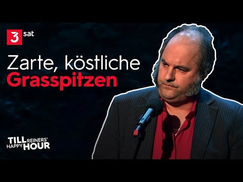 Matthias Egersdörfer entspannt sich als Reh in einer Waldlichtung | Till Reiners' Happy Hour