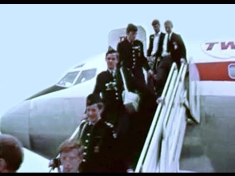 TWA Boeing 707-331B - "Passengers Disembarking" - 1972
