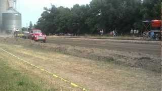 preview picture of video 'Tractor Pull - Wentworth, South Dakota - 4-July-2012'