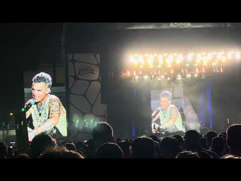 Robbie Williams talks about his 17-years old bum bump and Take That's sutuation