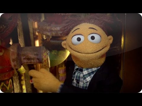 Walter Checks Out The Muppet Pipes (Late Night with Jimmy Fallon)