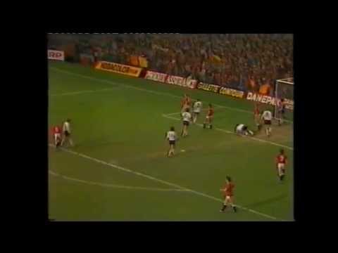 Manchester United 2 Dundee United 2, 28-11-1984