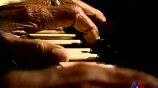 Sunnyland Slim &  Honeyboy Edwards - Everytime I Get to Drinkin'