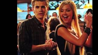 Arielle Kebbel &amp; Paul Wesley - Ce soir Kyo