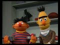 Joue Avec Sésame Play With Me Sesame Ernie Plays House French
