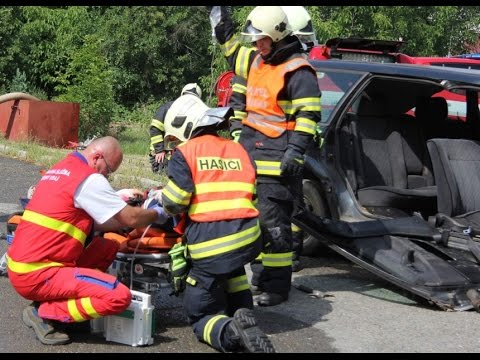 Ukázka vyproštění zraněného - JSDH Halenkov