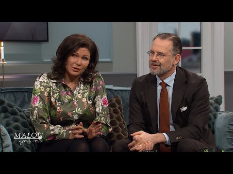 Dominika Peczynski och Anders Borg om hemliga kärleks-smsen: ”Nu blir han g… - Malou Efter tio (TV4)