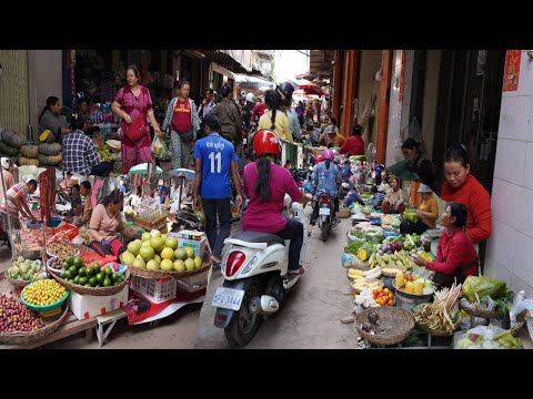 Morning Food Market @Phsa Leu Siem Reap - Cambodian Daily Lifestyle of Vendor Selling Food in Market