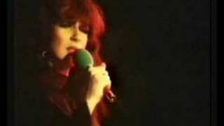 Kate Bush - In The Warm Room (Live in Germany)
