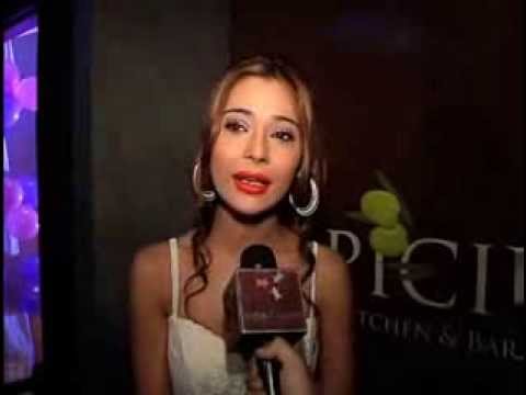 sara and angad at pratyusha birthday 2013