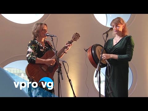 The Lasses - Hunter Moon (live)