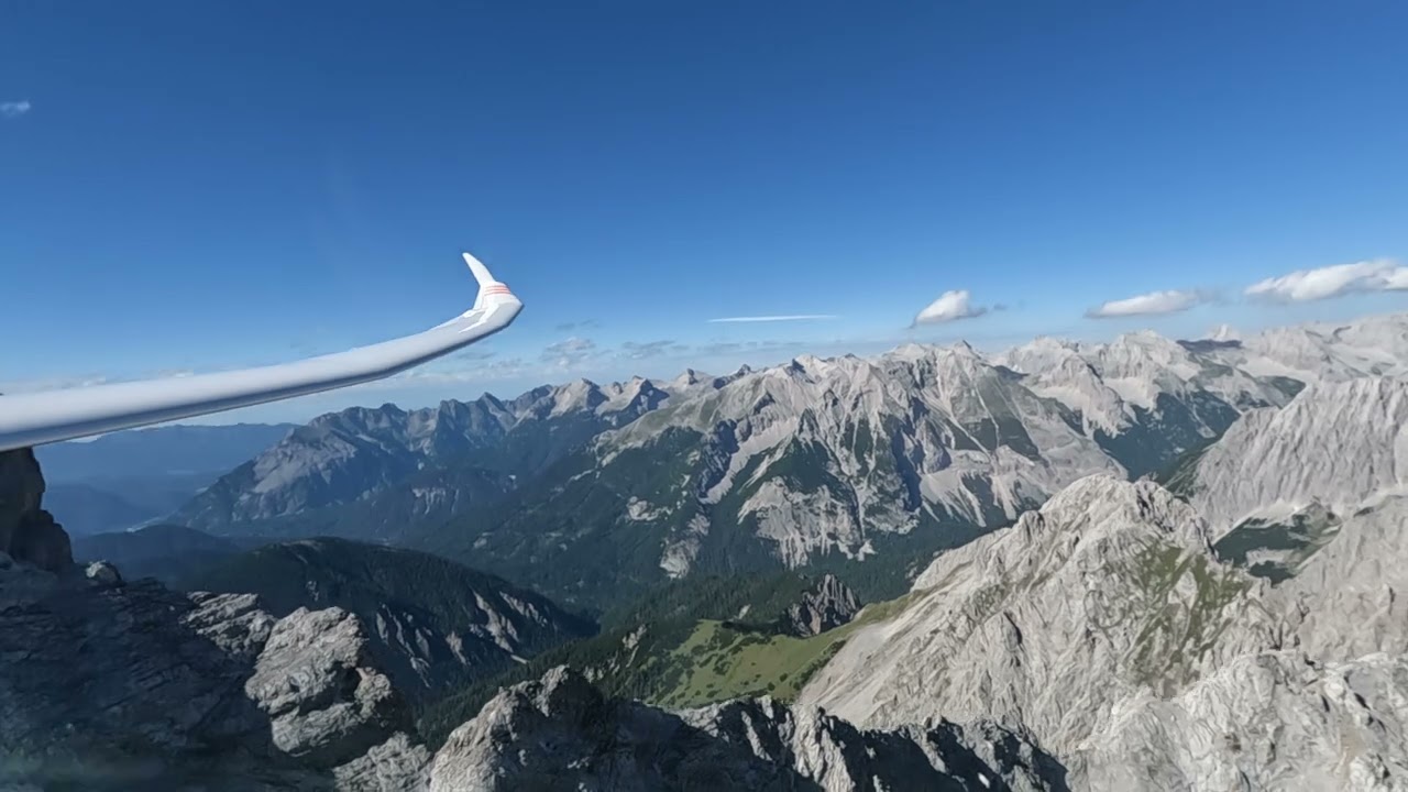 Soaring over Innsbruck in a an Arcus M Glider on a light Föhn Day in early August with DreamWings