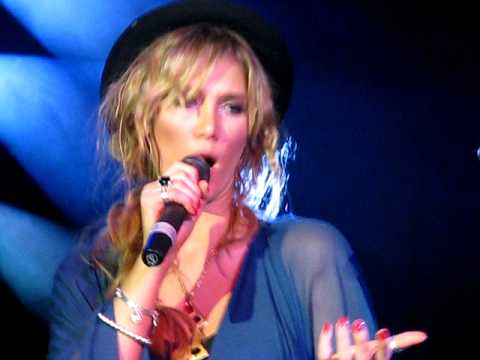 Brian McFadden & Delta Goodrem - Mistakes live @ Oxford Art Factory