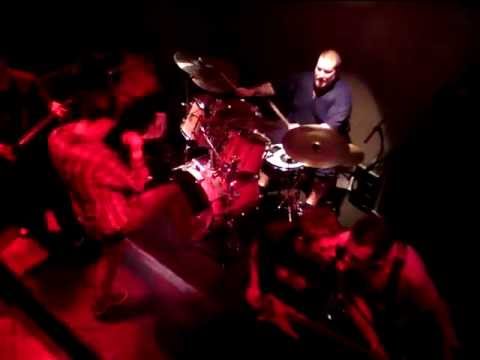 HATE IN FRONT -Hate in front - live @ café julien
