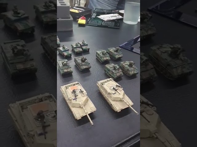 Vídeo relacionado con Flames of War Team Yankee French VAB Transport Pelotón (TFBX03)