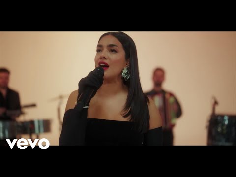 Angela Leiva - La Gata Bajo La Lluvia