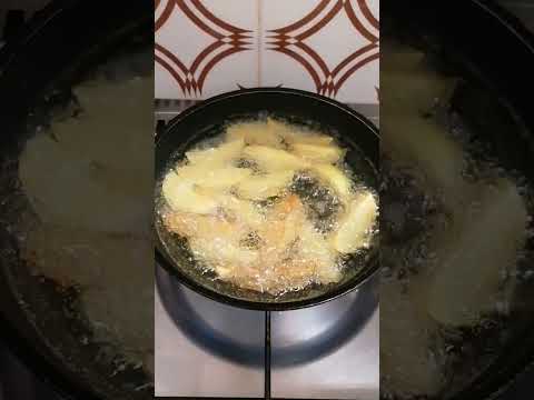 , title : 'Filetto di trota doppia panatura con patate #shorts #asmr'