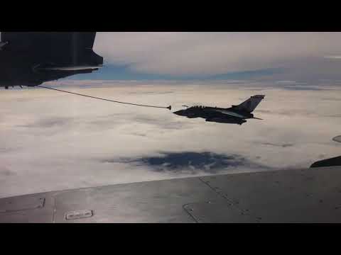 Air to Air Refuelling - RAF Lockheed TriStar to Tornado