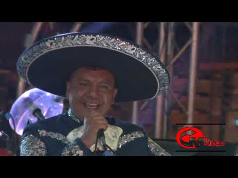 Cesar del Rio le canta a