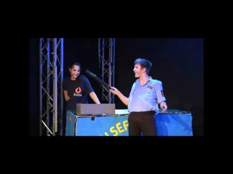 Nissenrevyen 2012 - Oslopoliti