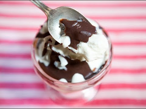 Chocolate Magic Shell/Easy Chocolate ice cream topping/Easy & Quick (COOKING WITH HADIQA)