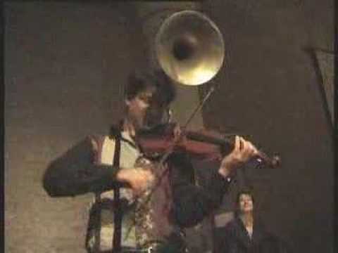 The klezmer horn violin, Shtetl Band Amsterdam