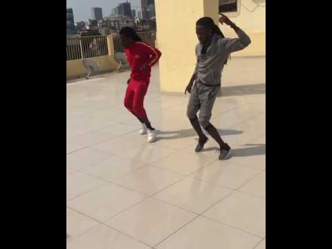 Os piluka ensaio,  ele não dançam eles humilham