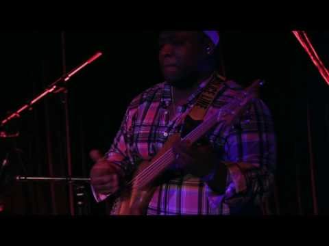 Papa Grows Funk - Amazing Bass Solo